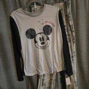 NWT Mickey Mouse Christmas Holiday Pajamas Size Adult small